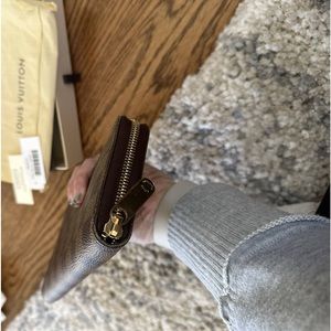 SOLD!Authentic LOUIS VUITTON Zippy Wallet Long Bifold Damier Ebene Leather Brown
